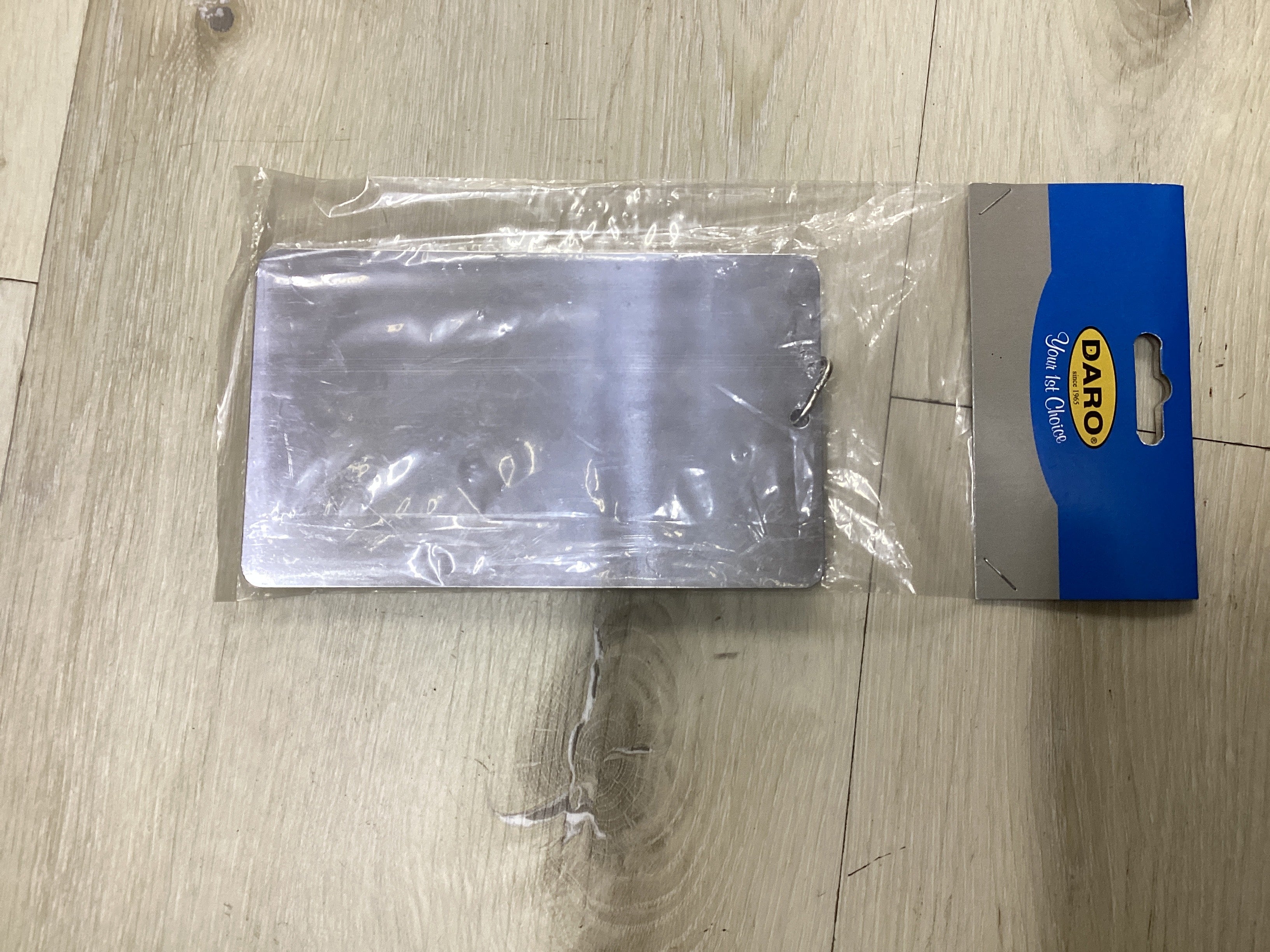 DARO METAL DOUBLE SIDED MIRROR W/CHAIN BM165